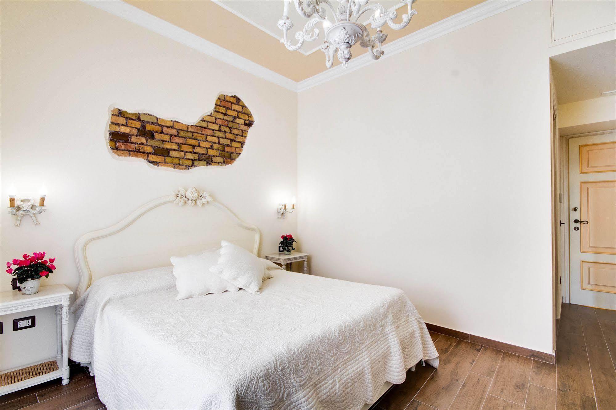 Lunaria Suites Rome Vaticano ภายนอก รูปภาพ